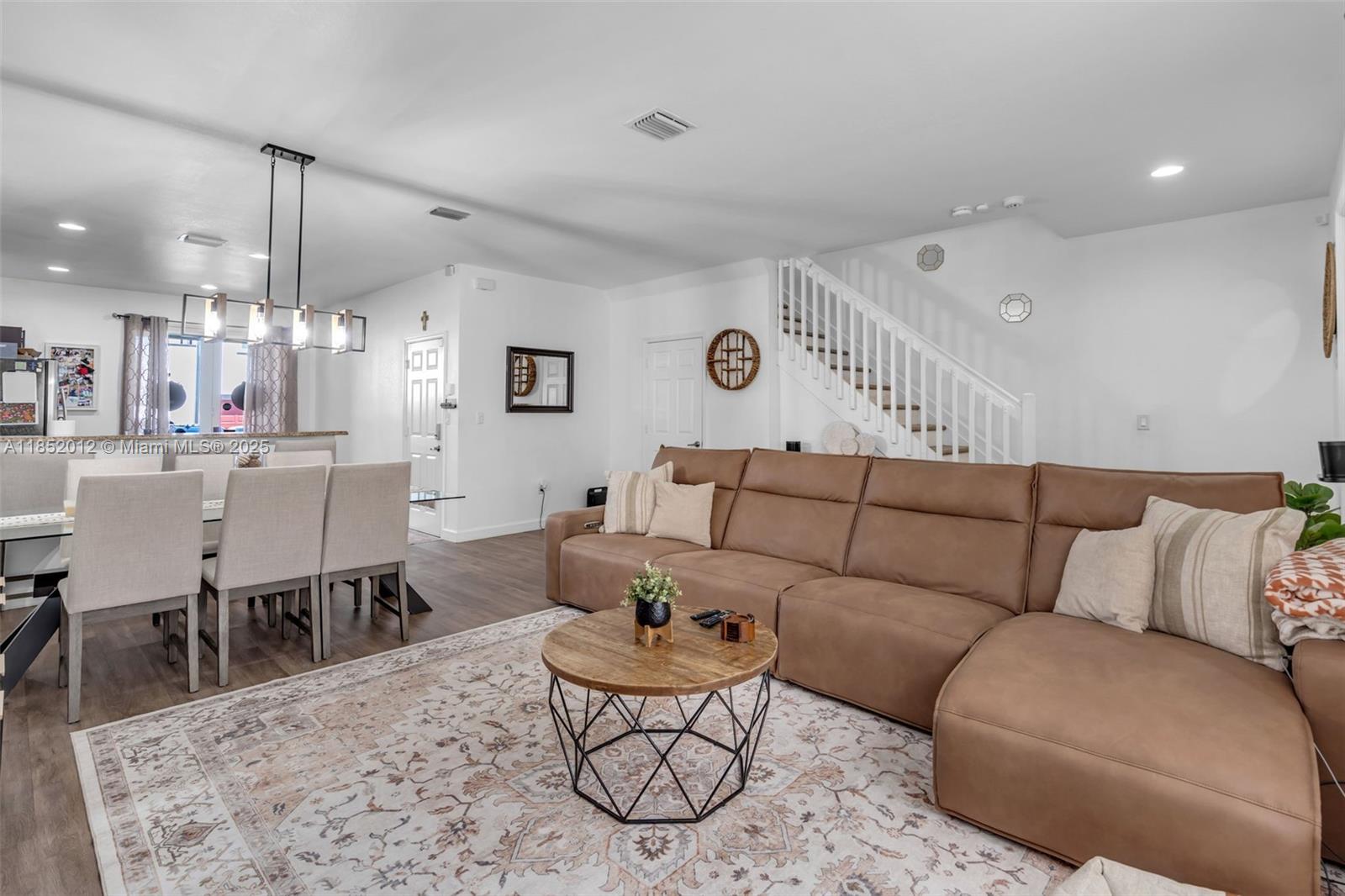 KENDALL COMMONS RESIDENTI - Residential