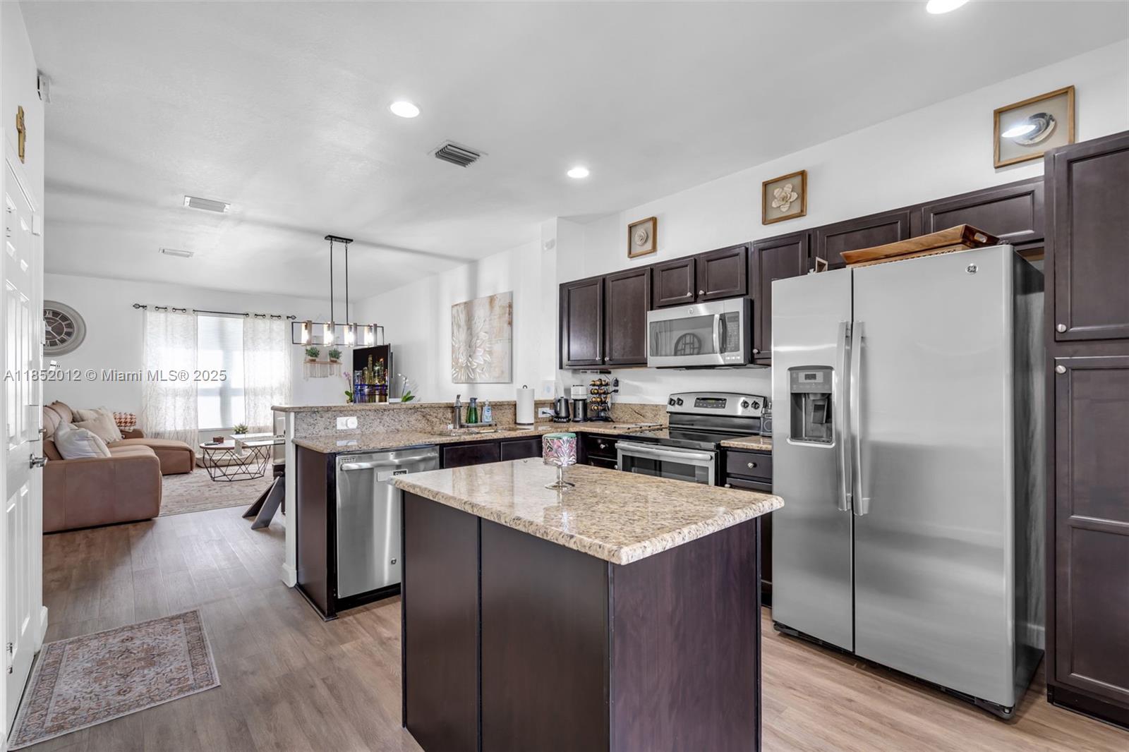 KENDALL COMMONS RESIDENTI - Residential