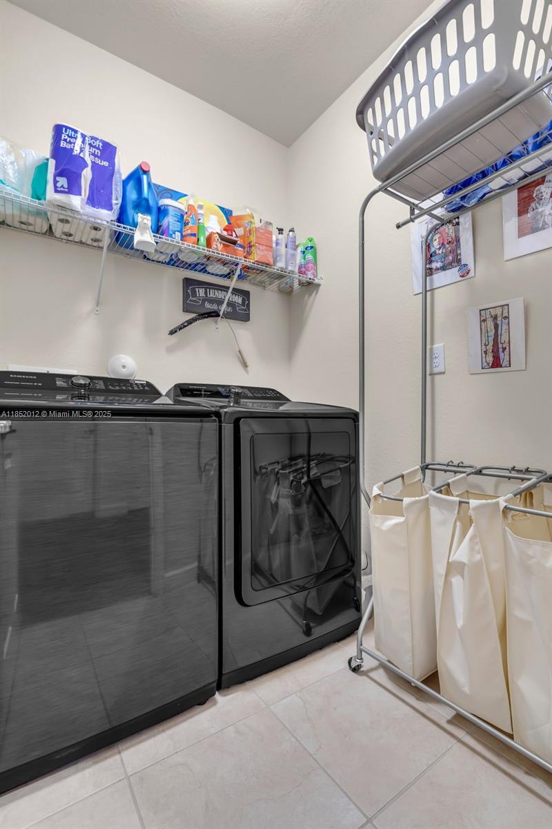 KENDALL COMMONS RESIDENTI - Residential