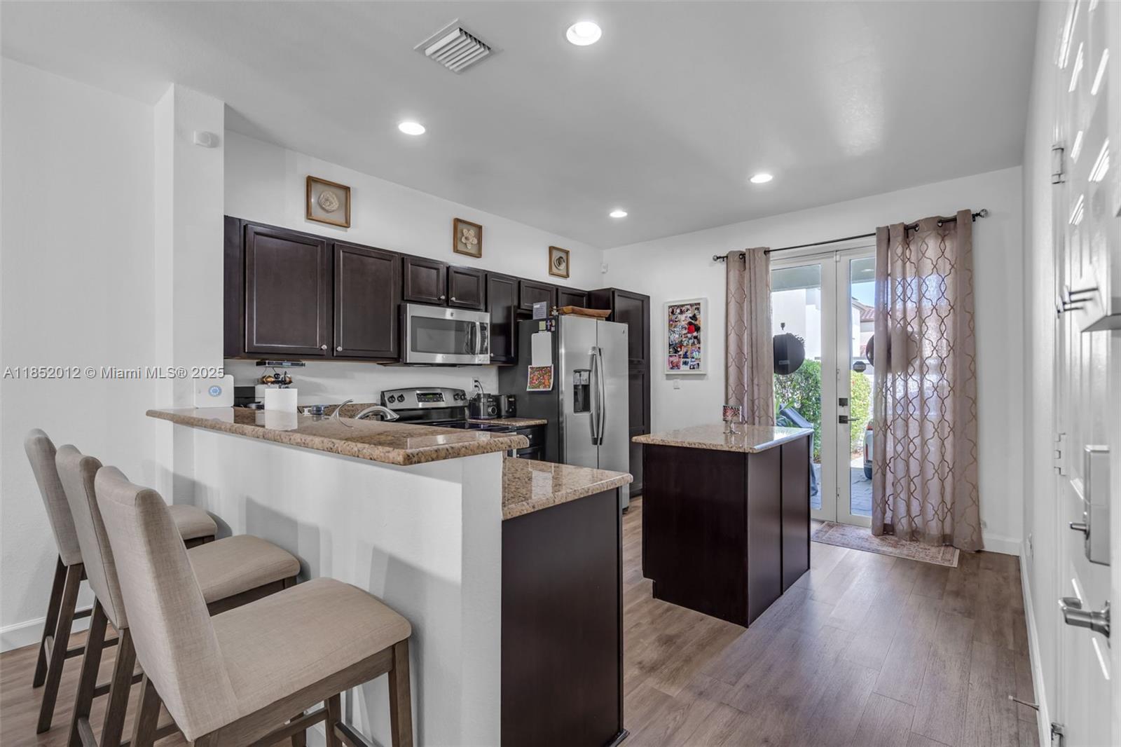 KENDALL COMMONS RESIDENTI - Residential