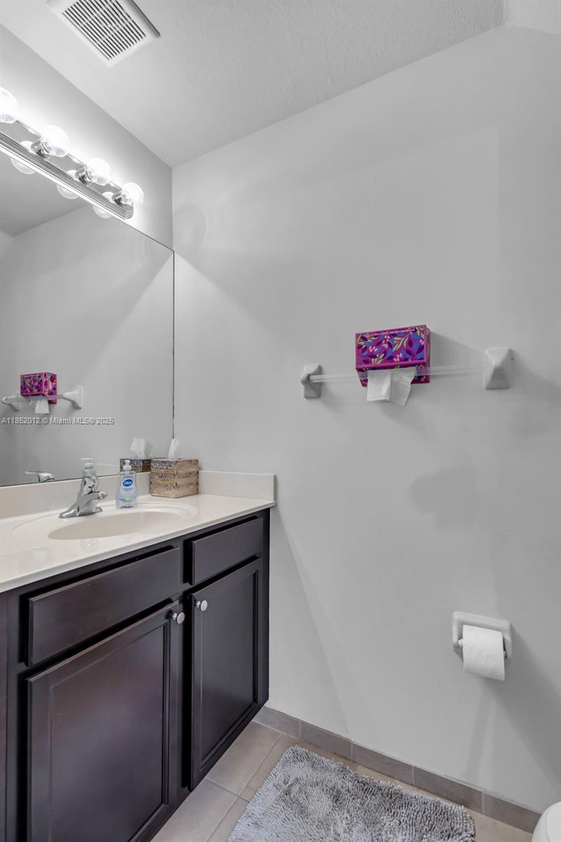 KENDALL COMMONS RESIDENTI - Residential