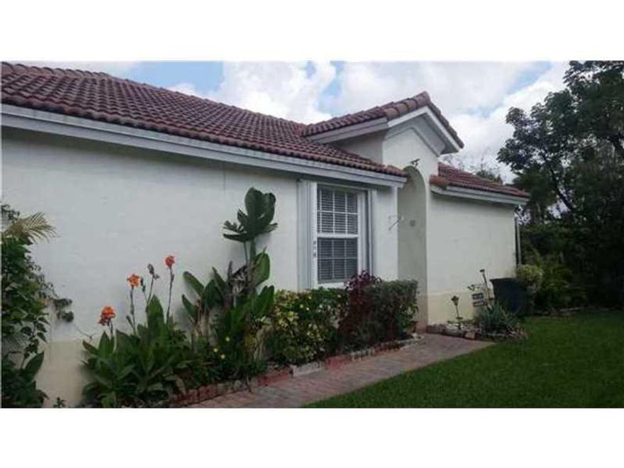 Enjoy peace of mind and the best quality ownership for a rental in the area. ONLY ONE MONTH DEPOSIT REQUIRED for qualified tenants. All kitchen appliances installed and maintained by landlord. One or Two year leases welcome in this beautiful home. PET FRI ENDLY (some restrictions may apply). Easy to show - Vacant.