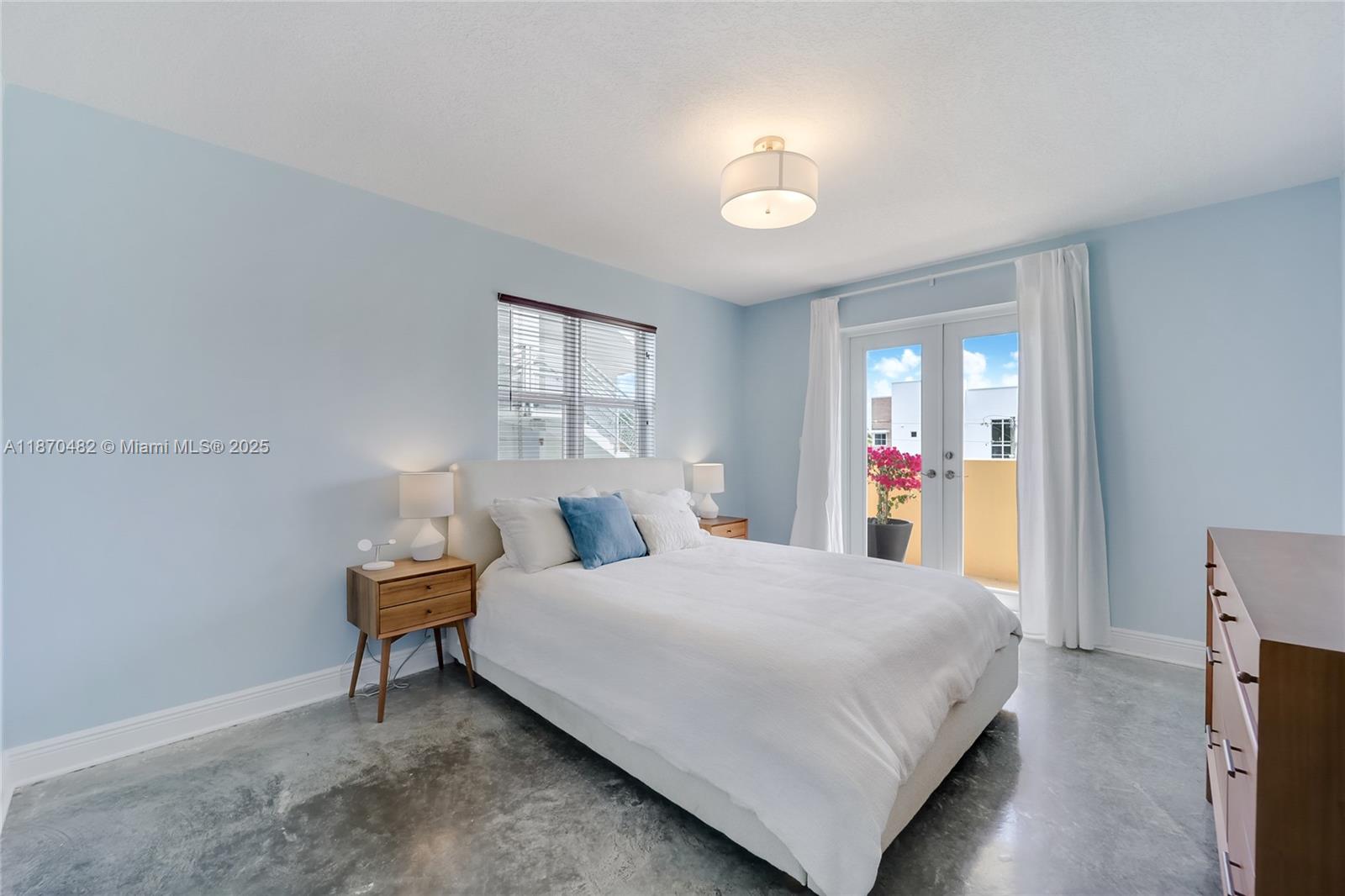 THE AMBASSADORS CONDO - Residential