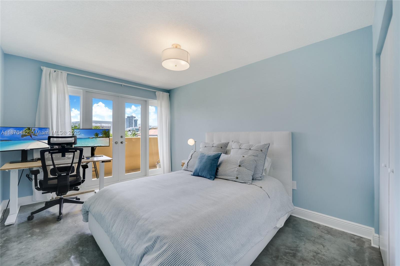 THE AMBASSADORS CONDO - Residential
