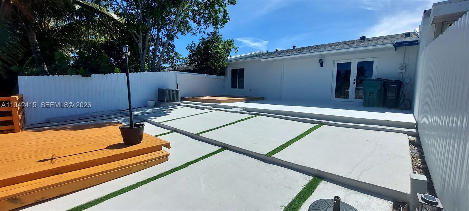 ROYALE GREEN TOWNHOUSE SE - Residential