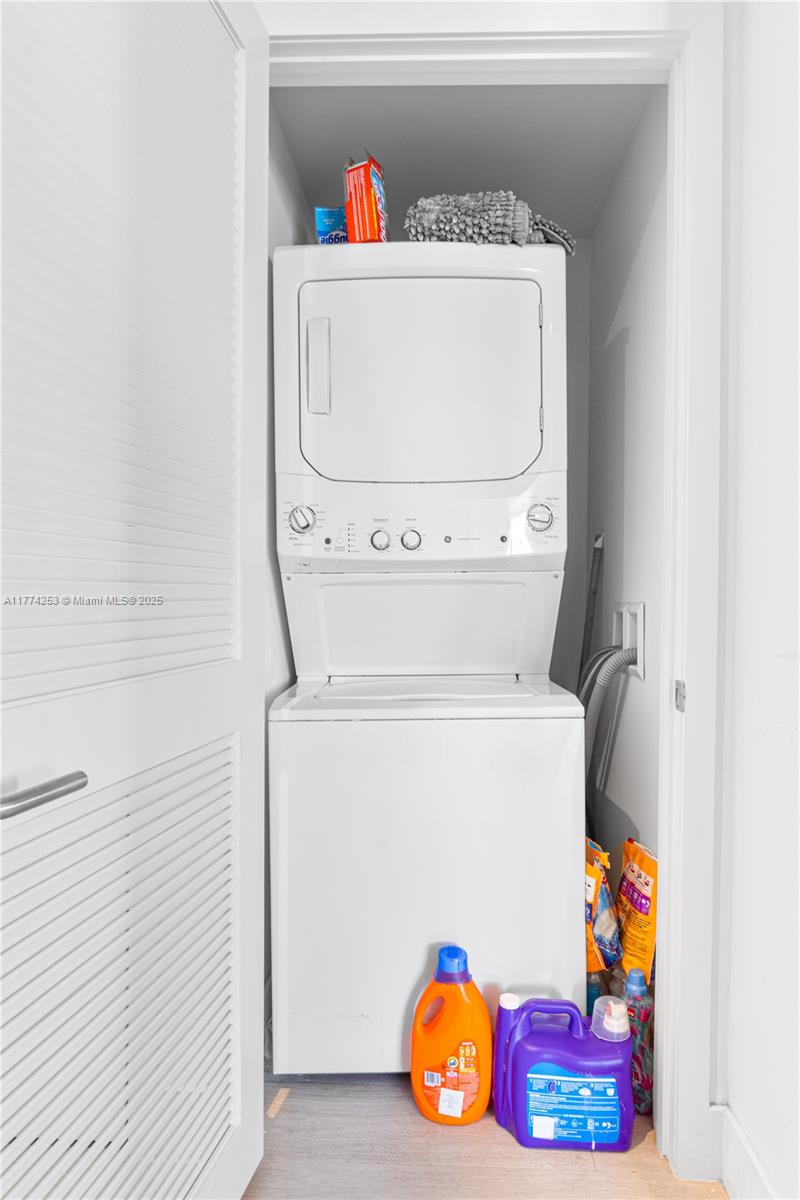 4010 SOUTH OCEAN CONDO - Residential Lease