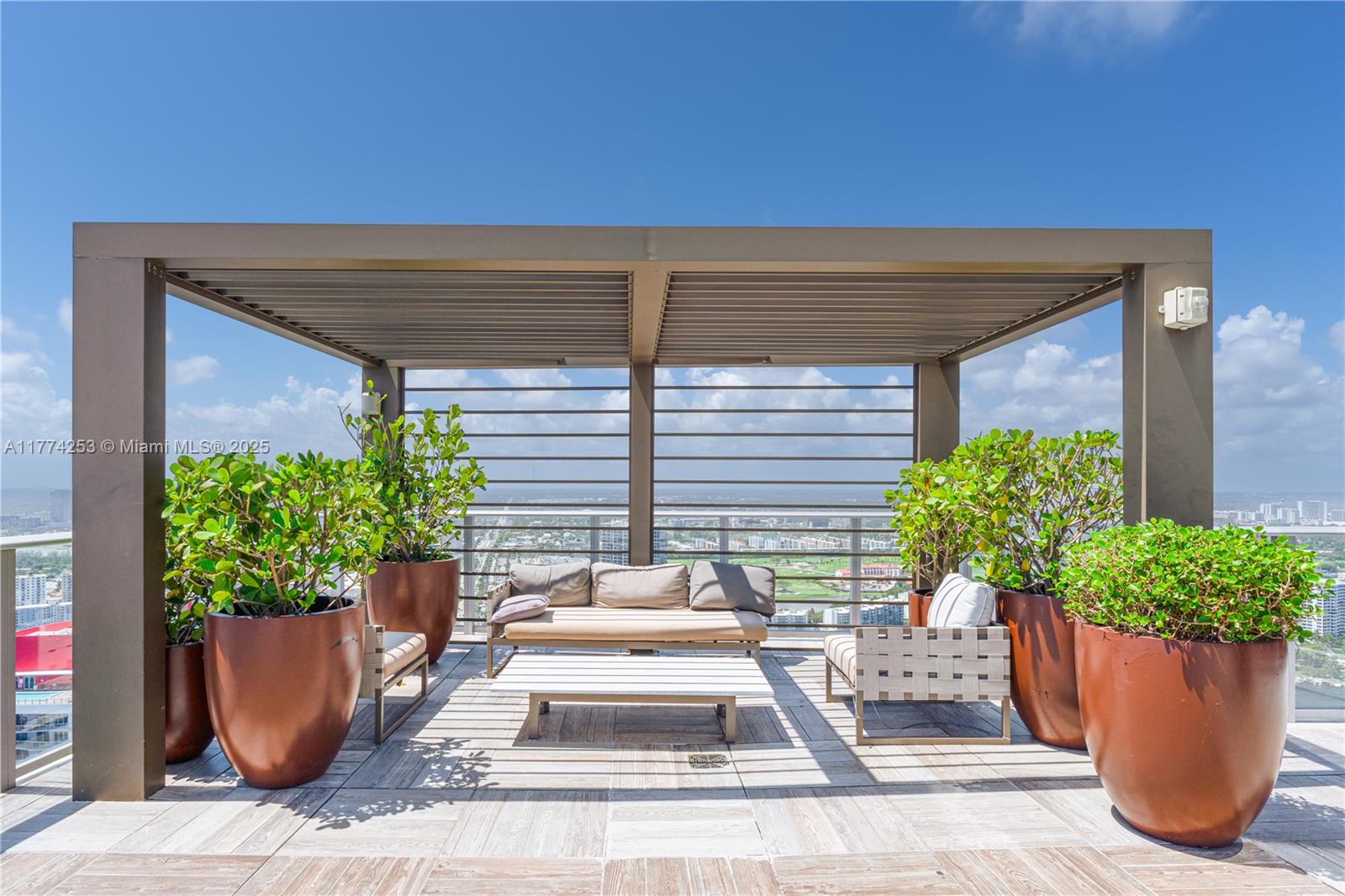 4010 SOUTH OCEAN CONDO - Residential Lease