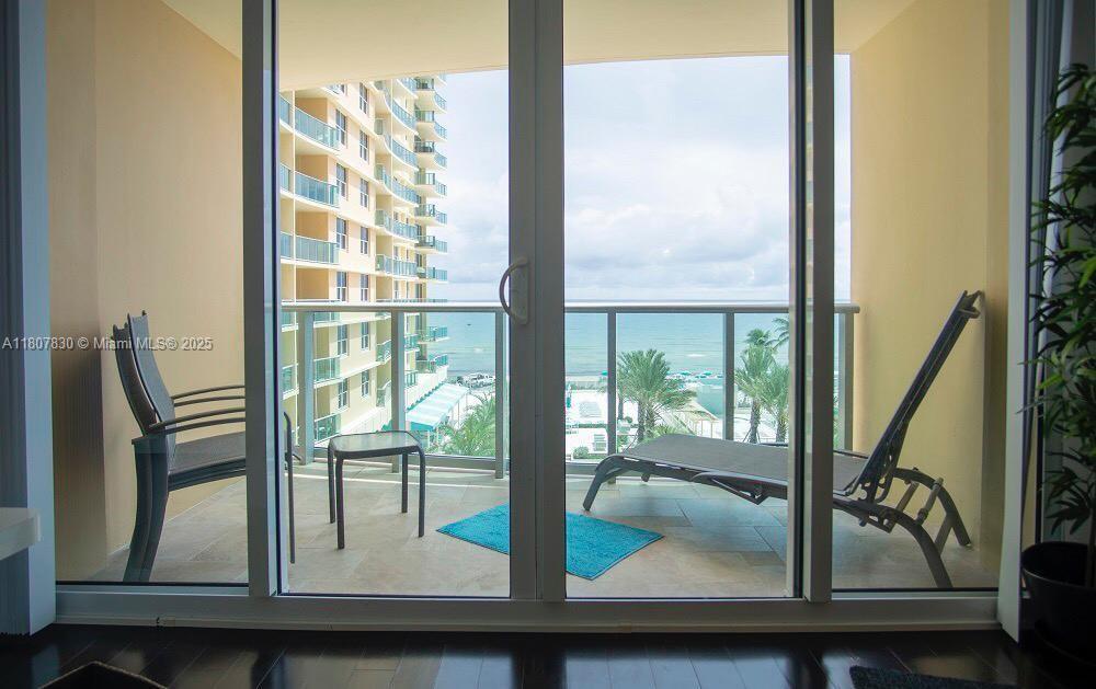 WAVE CONDO - Residential Lease