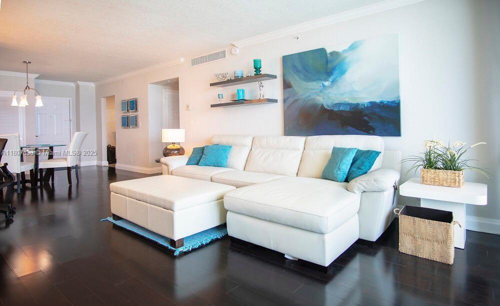 WAVE CONDO - Residential Lease