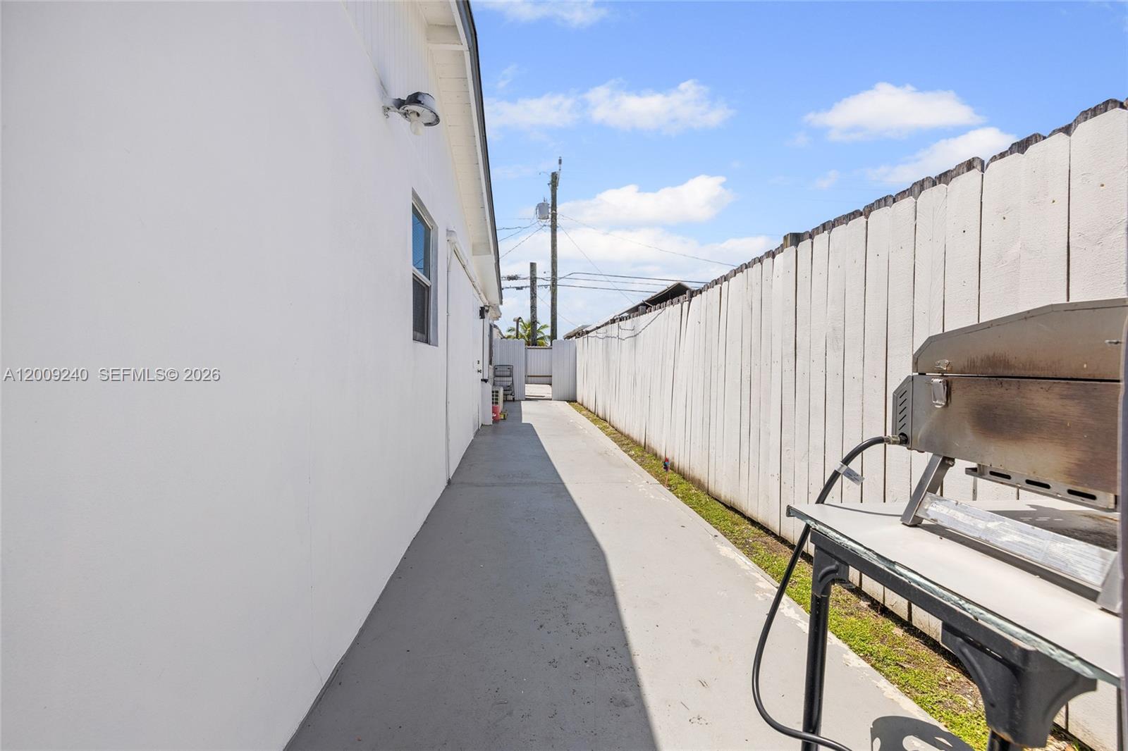 SO MIAMI HEIGHTS MANOR - Residential