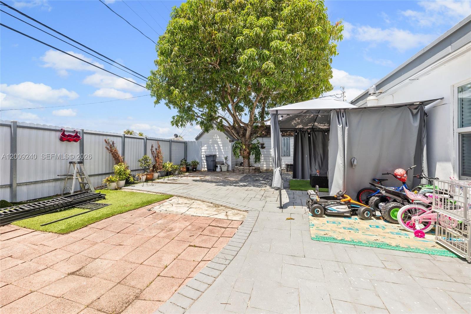 SO MIAMI HEIGHTS MANOR - Residential