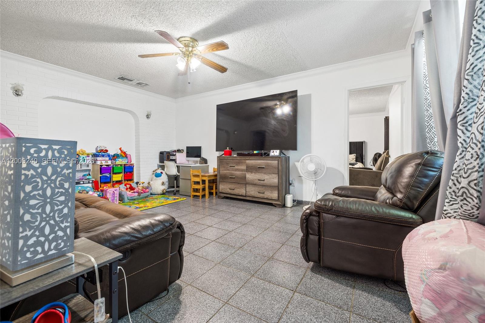 SO MIAMI HEIGHTS MANOR - Residential