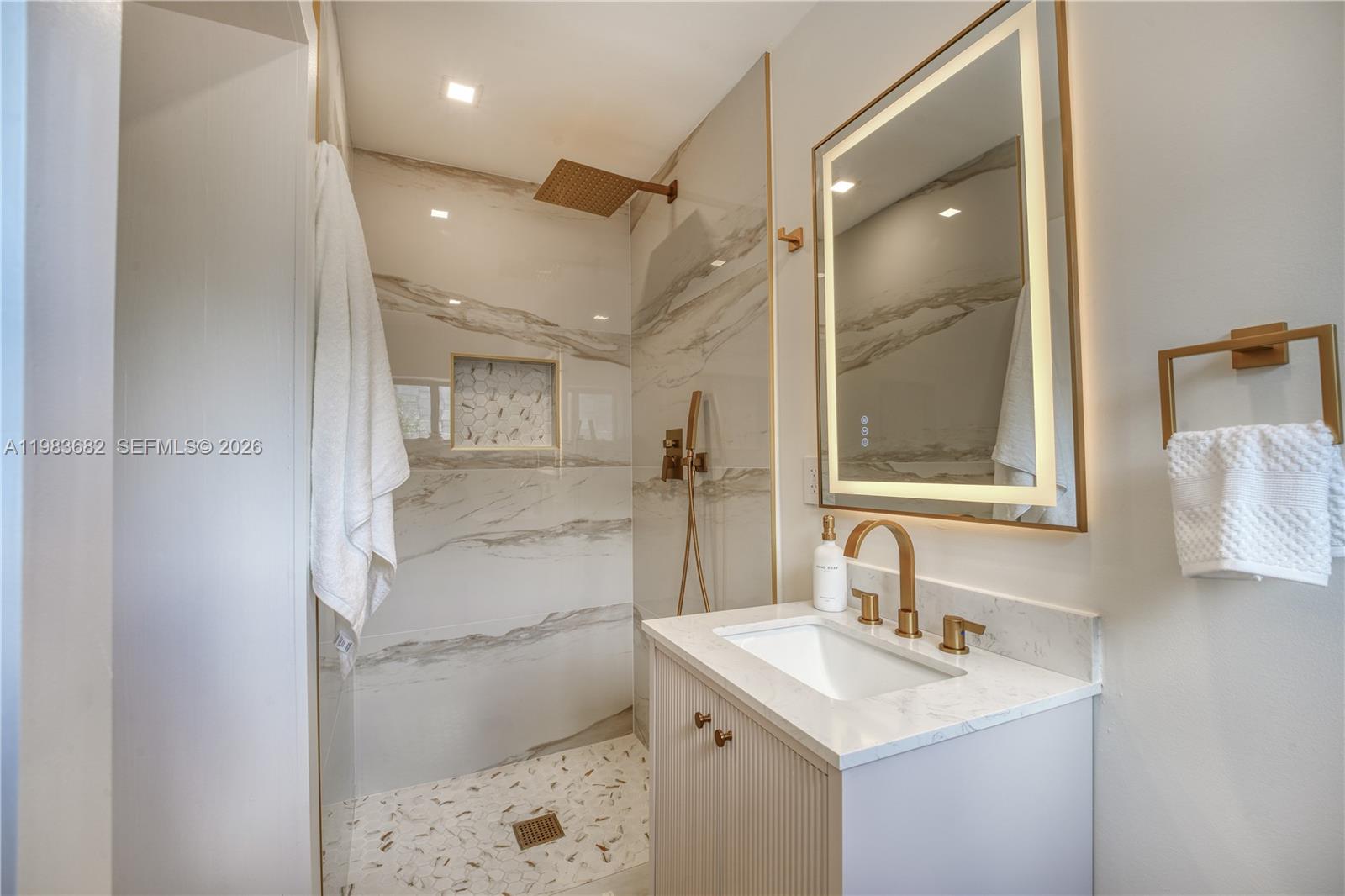 NORTH ANDREWS GARDENS - Residential