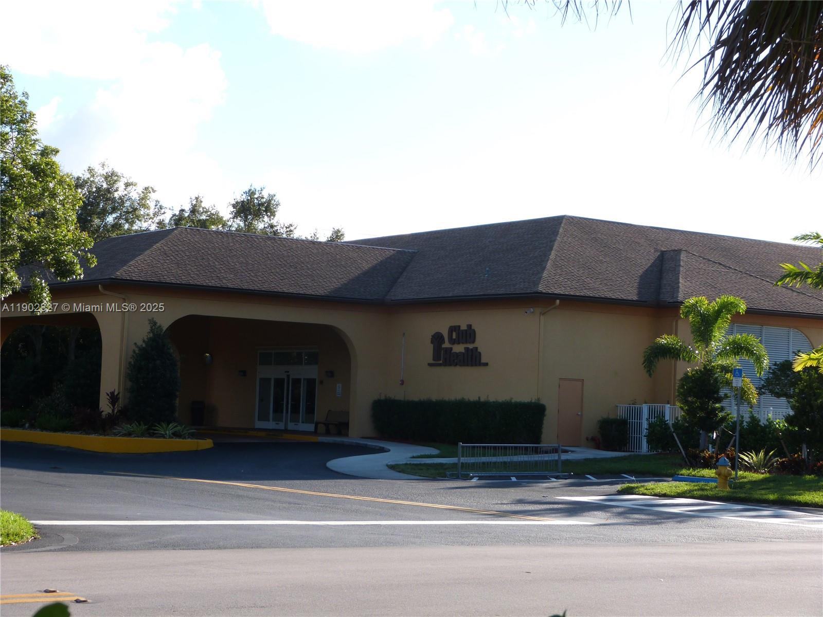 CAMBRIDGE AT CENTURY VILL - Residential Lease