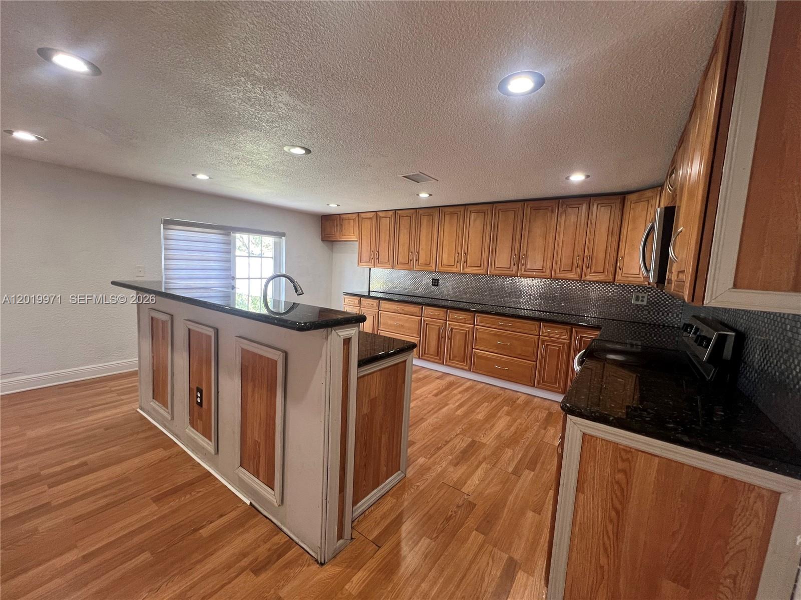 LAKEWOOD ESTS - Residential