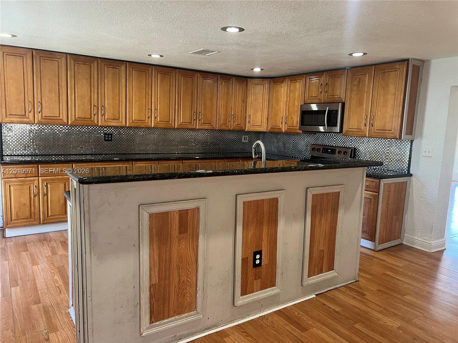 LAKEWOOD ESTS - Residential