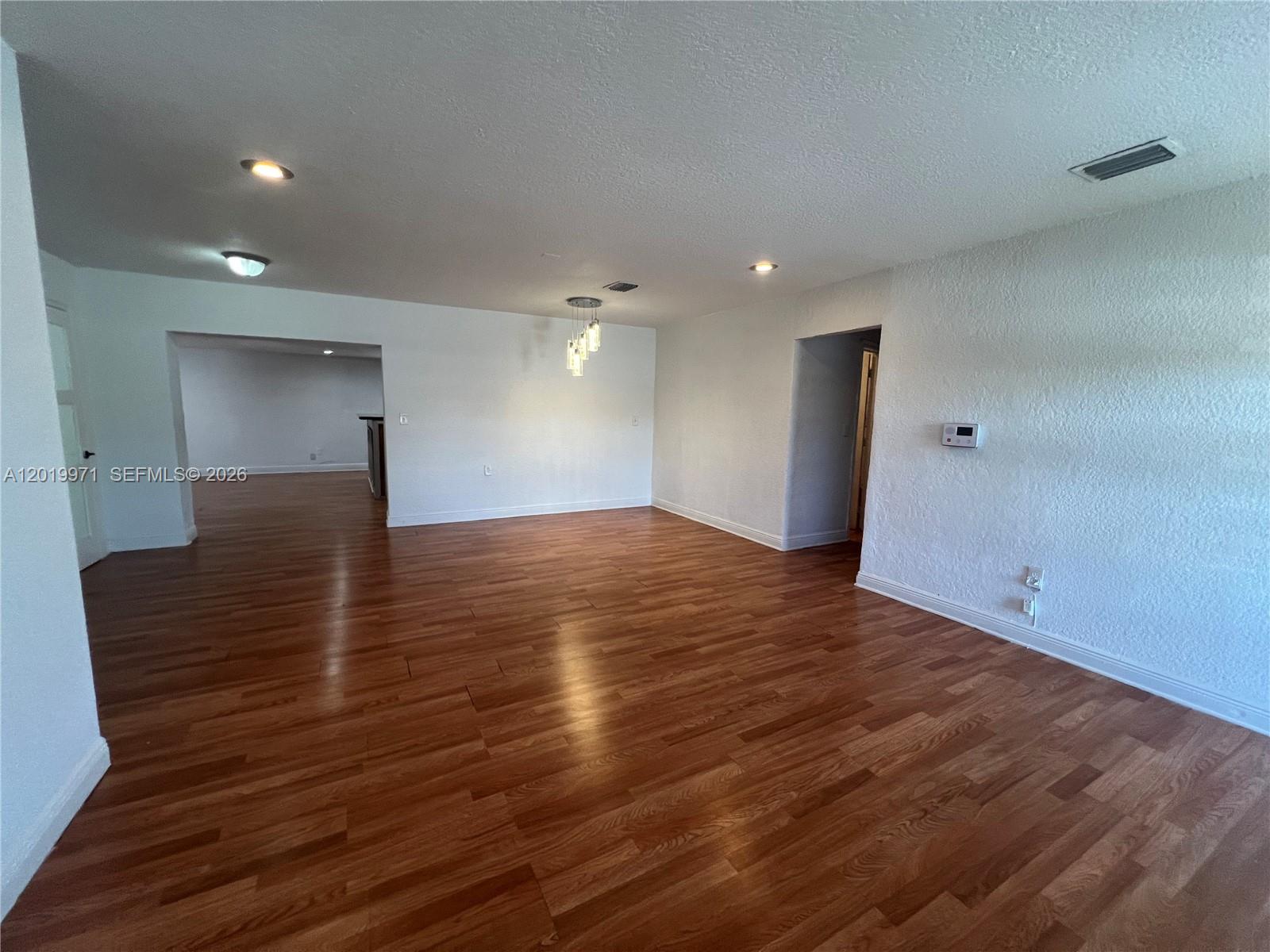 LAKEWOOD ESTS - Residential