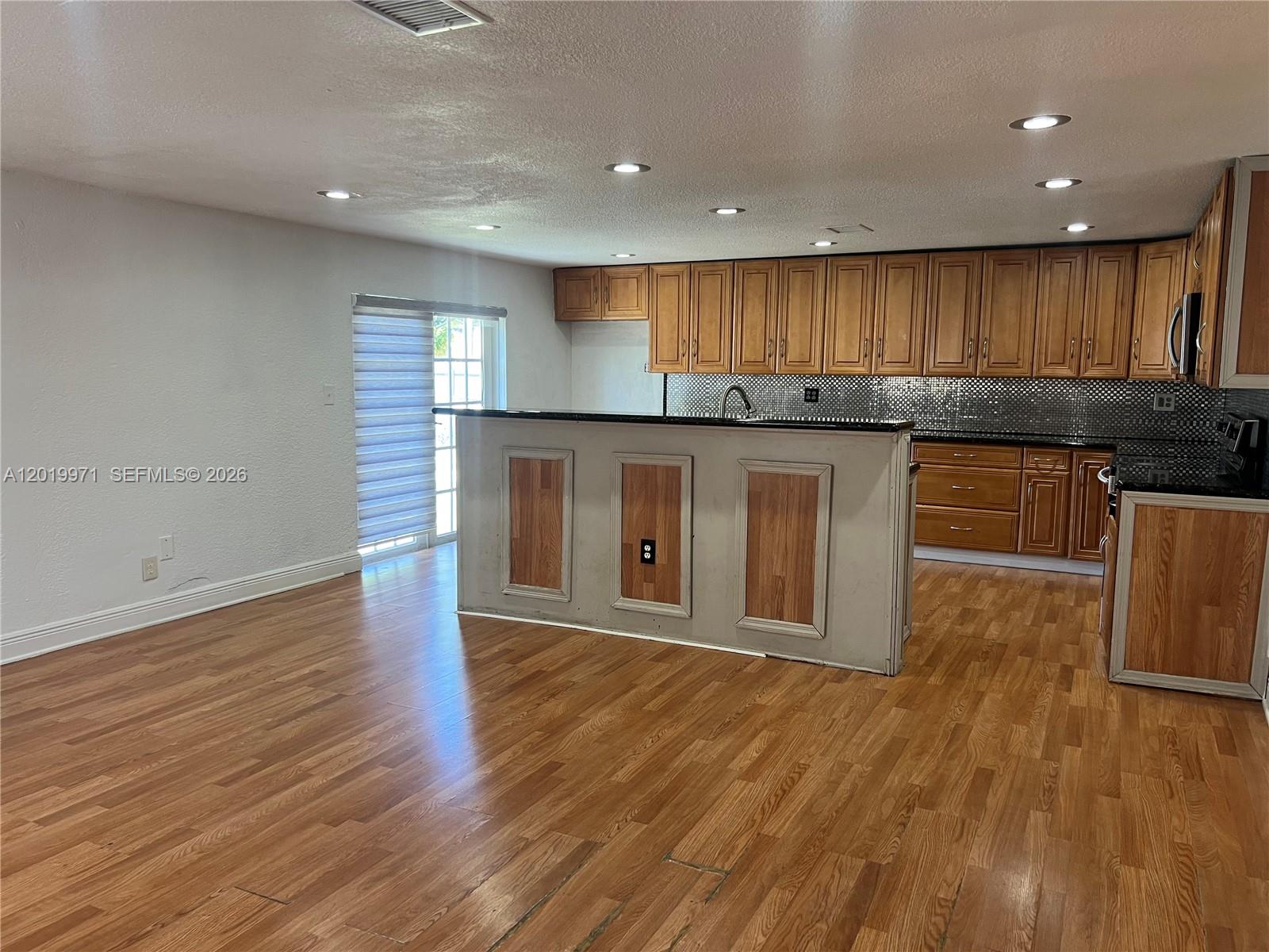 LAKEWOOD ESTS - Residential