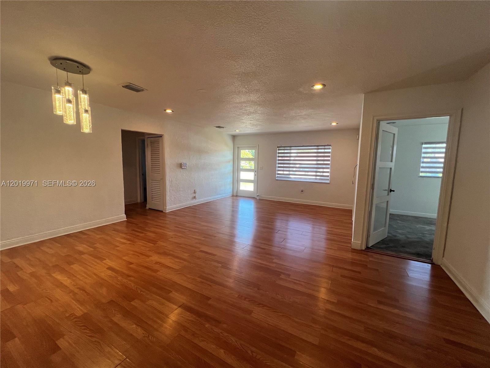 LAKEWOOD ESTS - Residential