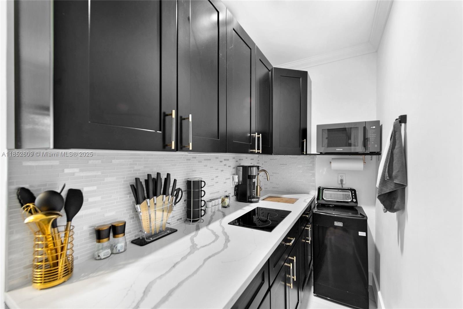 TAVERNIER NO 2 - Residential Lease