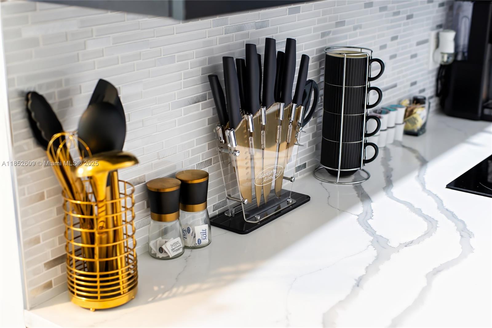 TAVERNIER NO 2 - Residential Lease