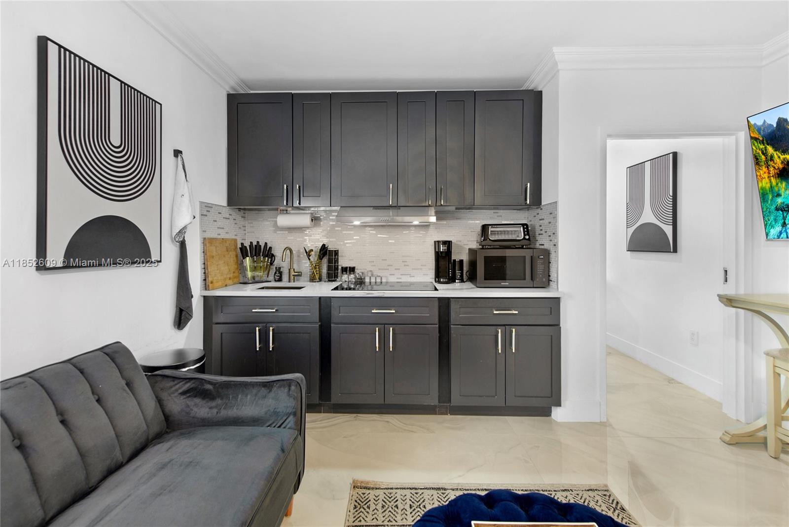 TAVERNIER NO 2 - Residential Lease