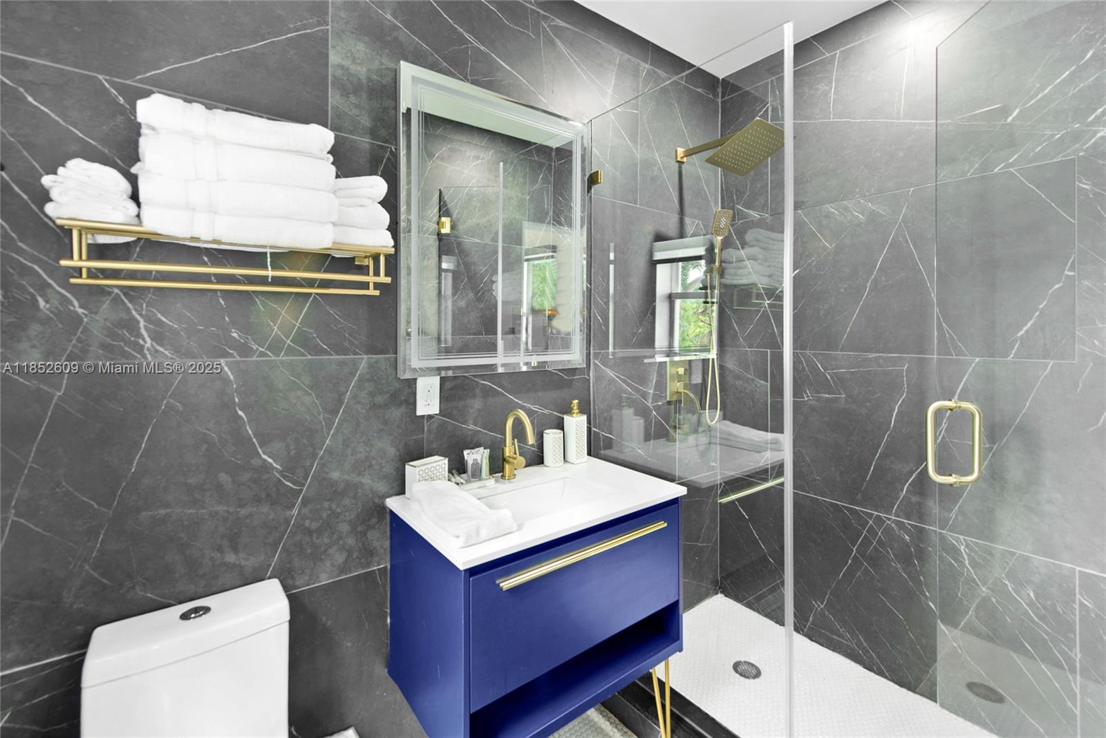 TAVERNIER NO 2 - Residential Lease