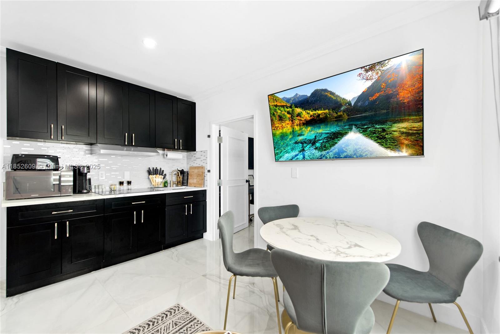 TAVERNIER NO 2 - Residential Lease