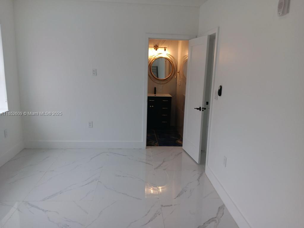 TAVERNIER NO 2 - Residential Lease