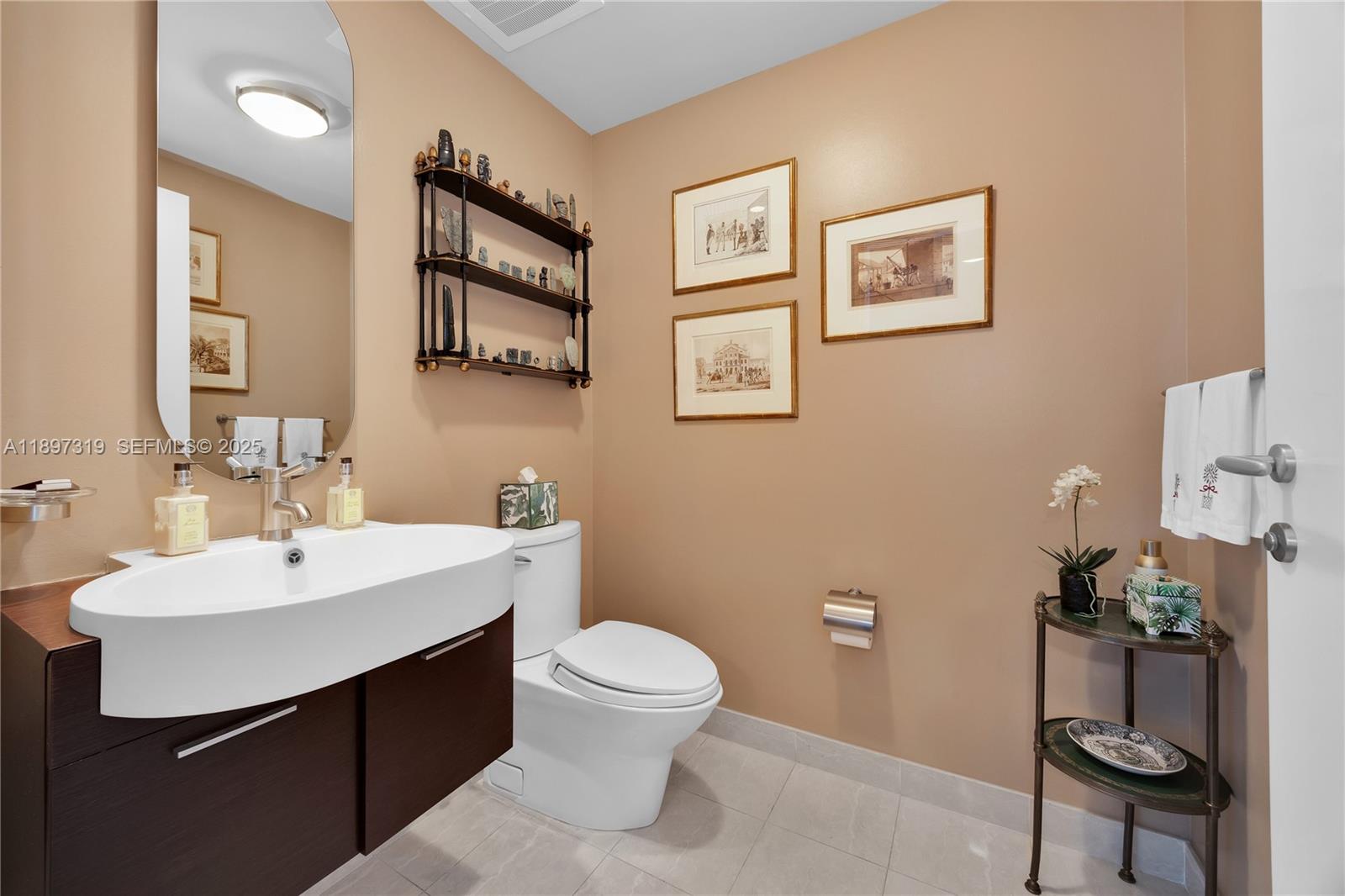 GROVENOR HOUSE CONDO - Residential