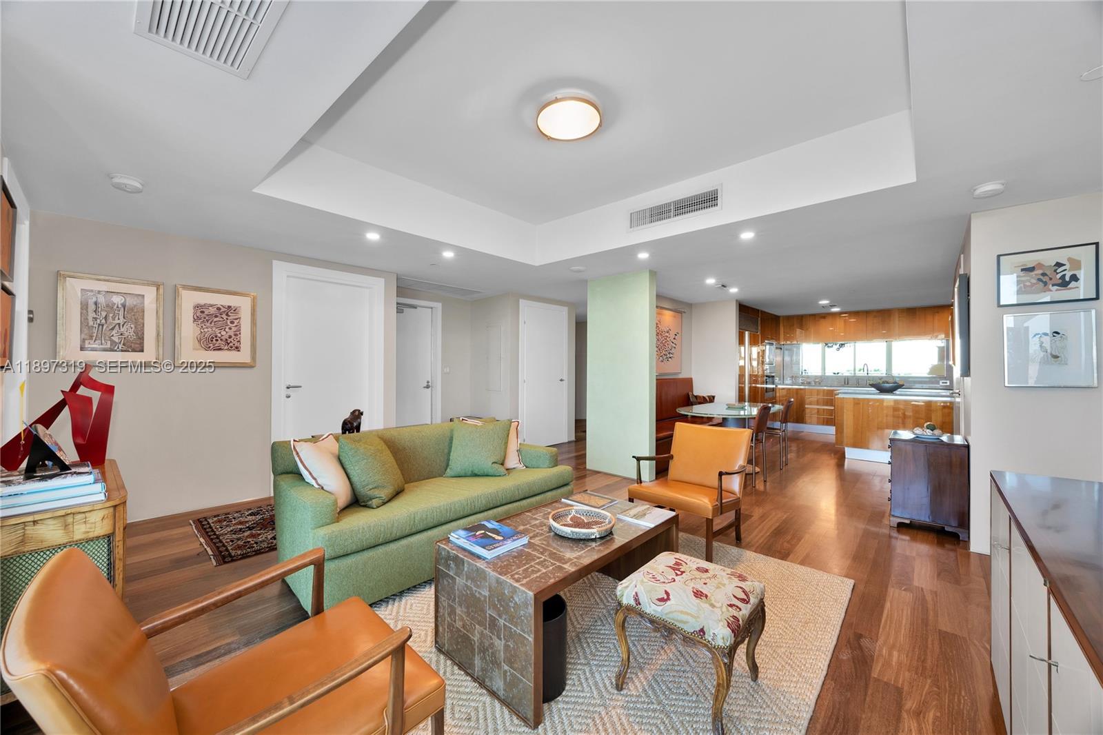 GROVENOR HOUSE CONDO - Residential