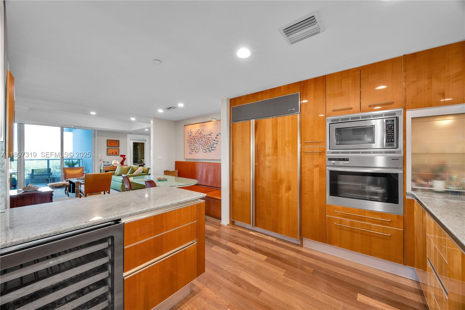 GROVENOR HOUSE CONDO - Residential