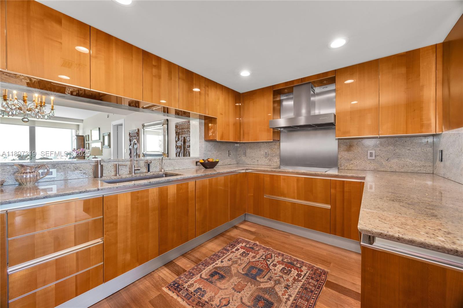 GROVENOR HOUSE CONDO - Residential