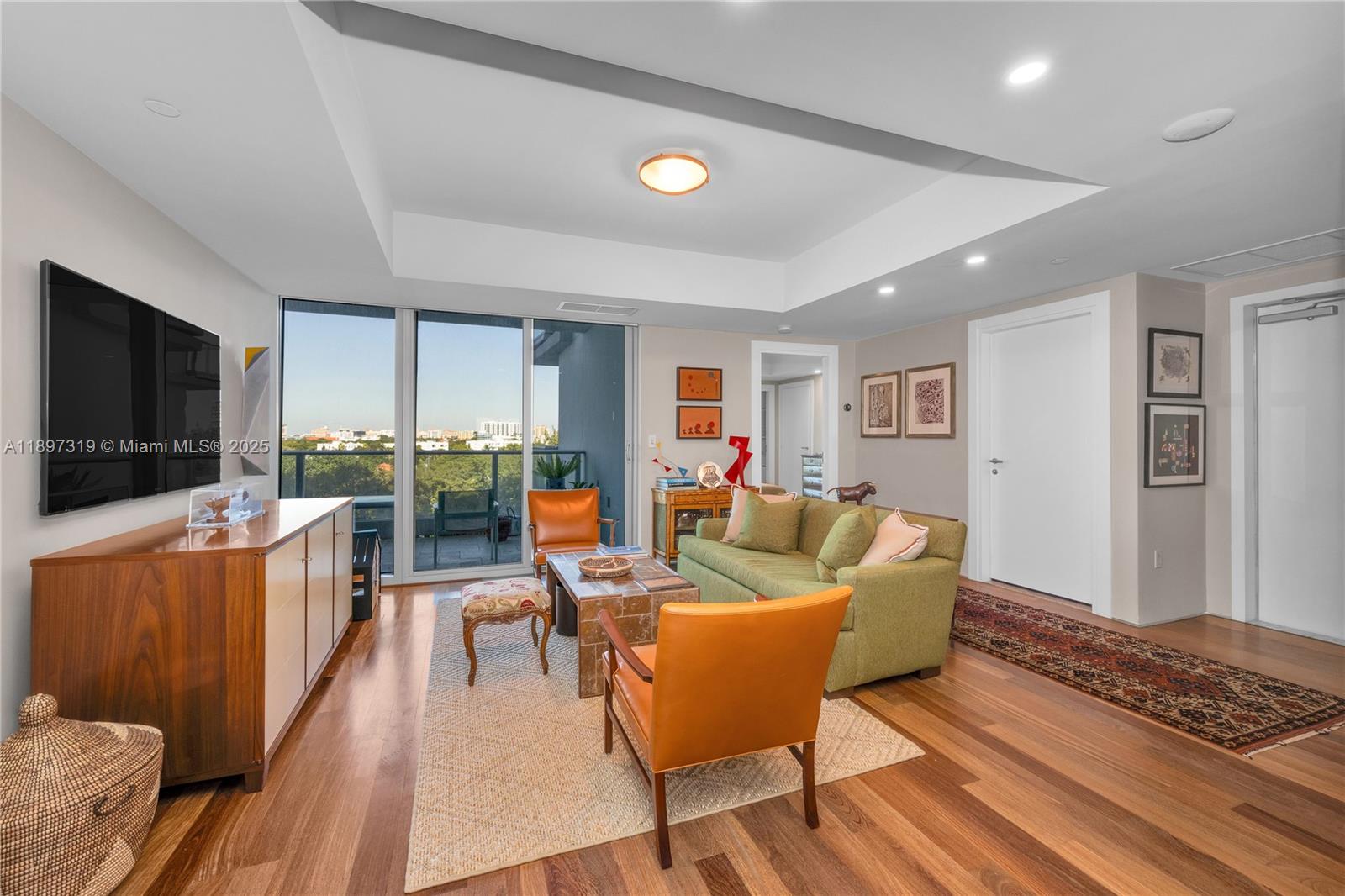 GROVENOR HOUSE CONDO - Residential