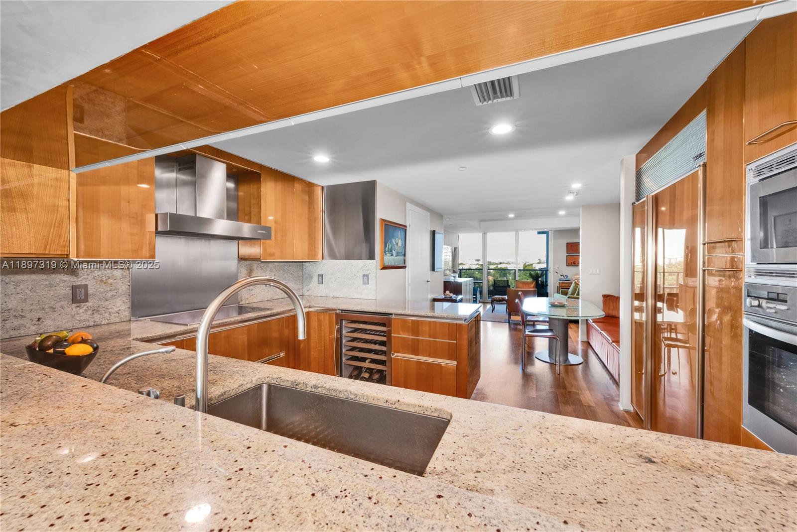 GROVENOR HOUSE CONDO - Residential