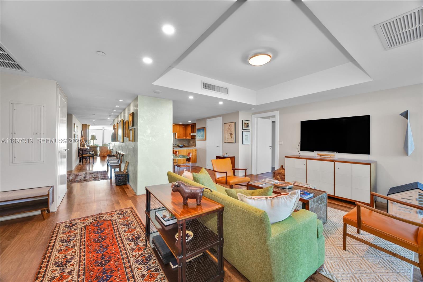 GROVENOR HOUSE CONDO - Residential