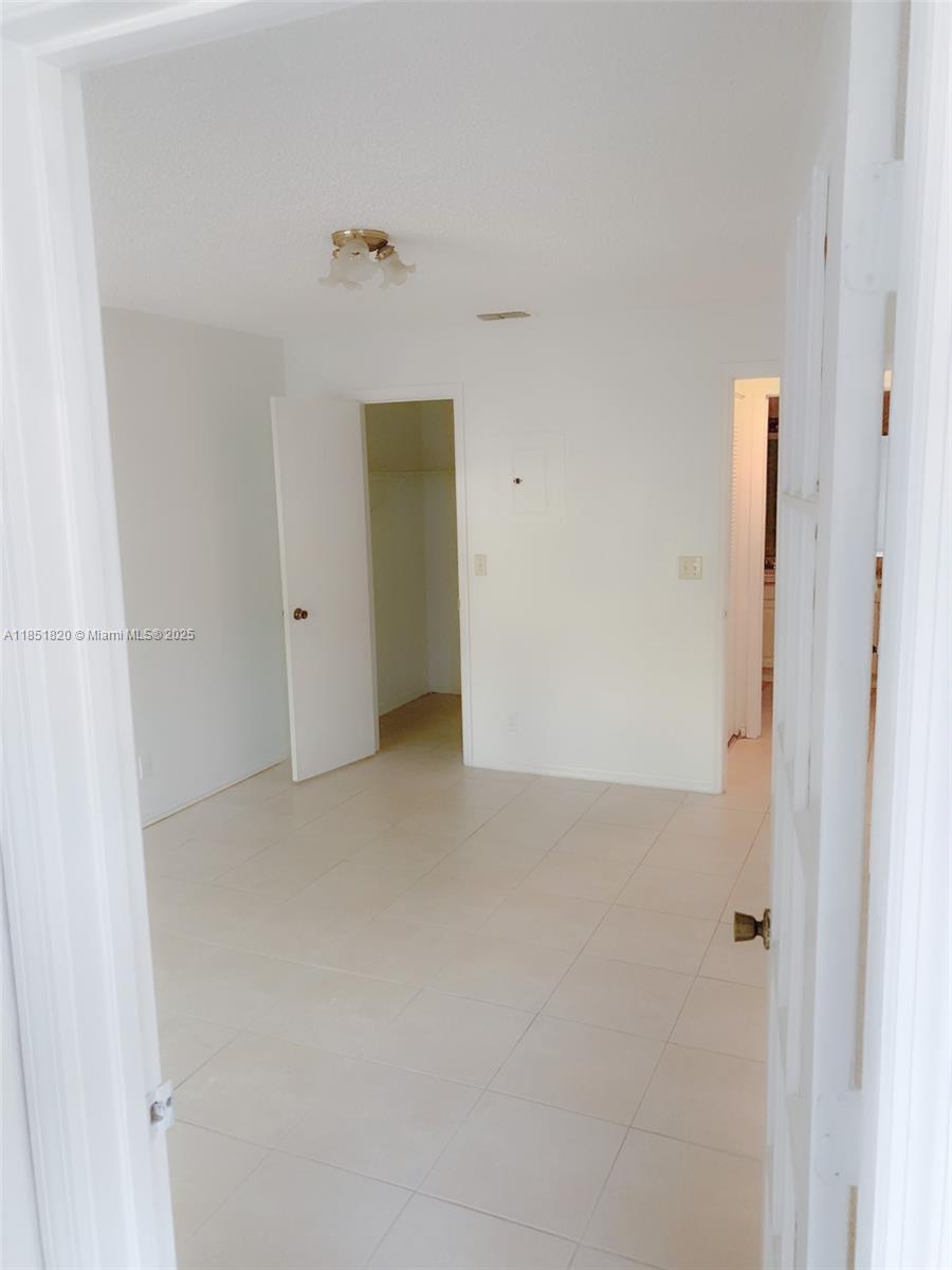 CORAL KEY CONDO - Residential Lease