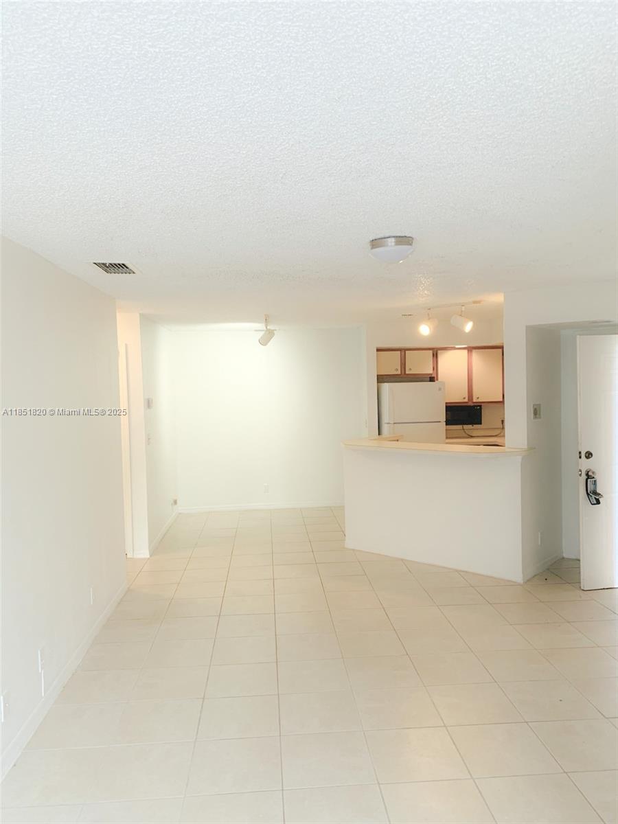CORAL KEY CONDO - Residential Lease