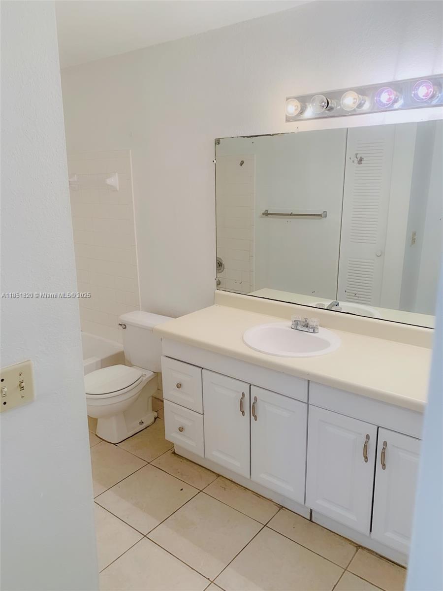 CORAL KEY CONDO - Residential Lease