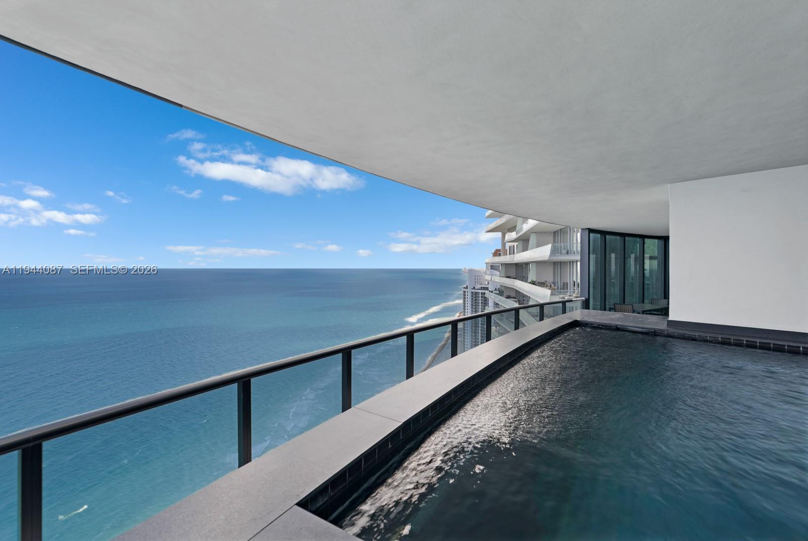 18555 COLLINS AVENUE COND - Residential