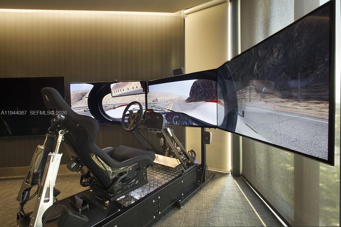 18555 COLLINS AVENUE COND - Residential