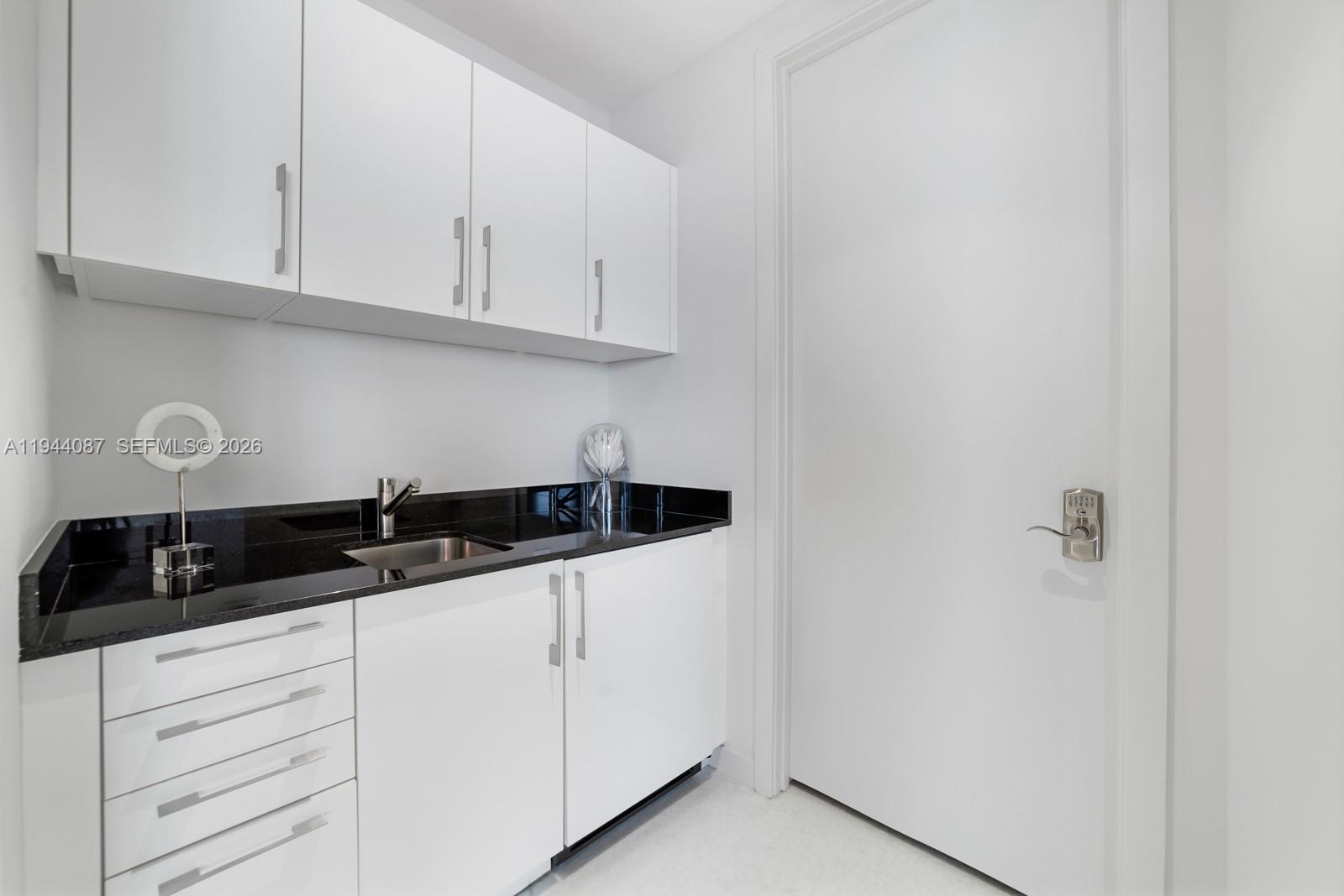 18555 COLLINS AVENUE COND - Residential