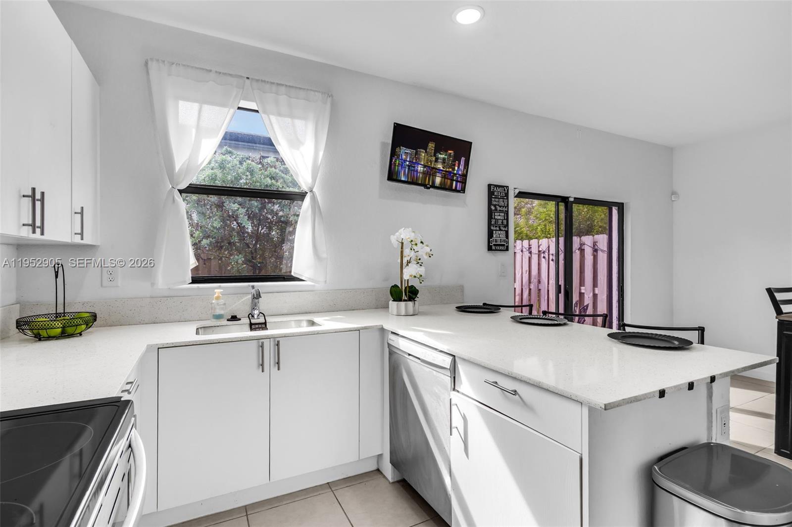 PINE ISLE - Residential