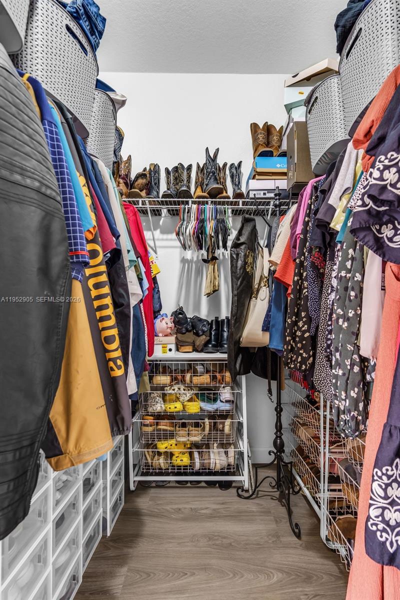 PINE ISLE - Residential