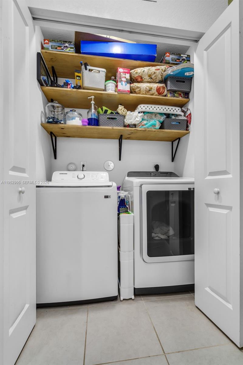 PINE ISLE - Residential