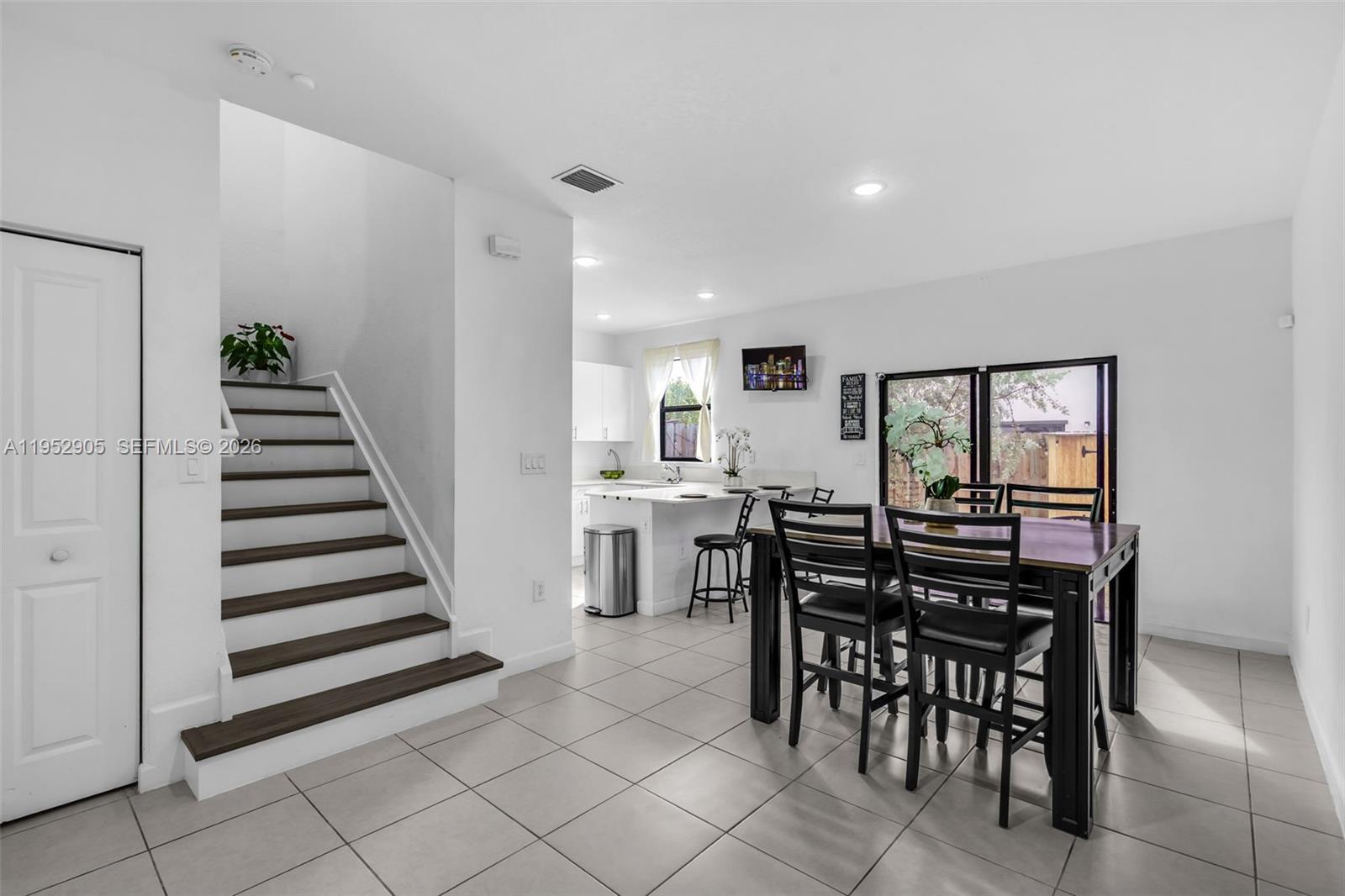 PINE ISLE - Residential