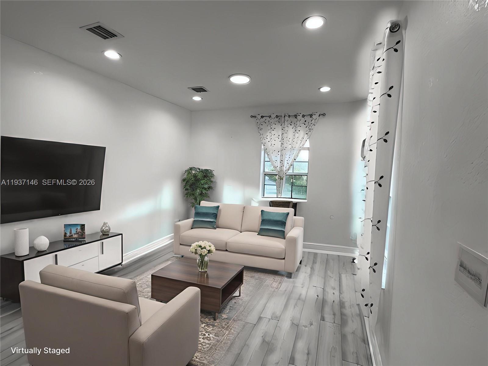 BISCAYNE GARDENS ESTATES - Residential