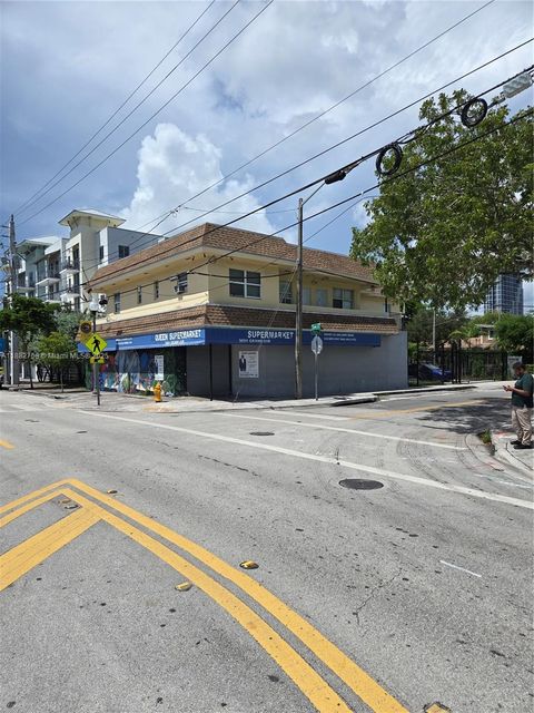 3380 Plaza St Miami FL 33133