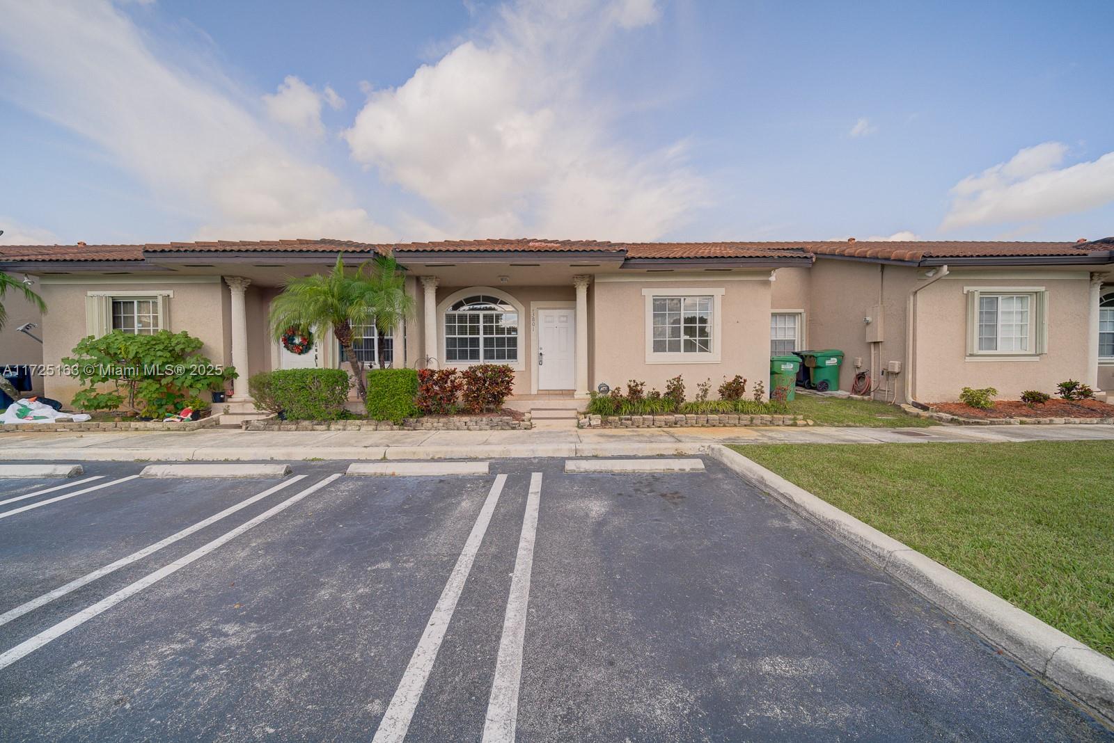 Rental Property at 13801 Sw 170th Ter 13801, Miami, Broward County, Florida - Bedrooms: 3 
Bathrooms: 2  - $2,800 MO.