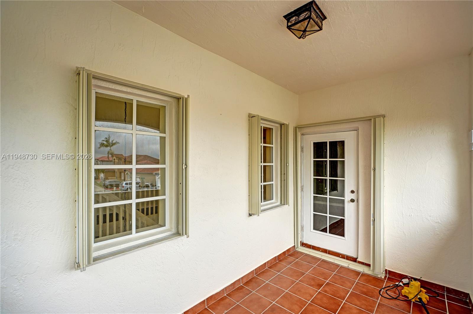 PELICANS POINT A T MILLER - Residential